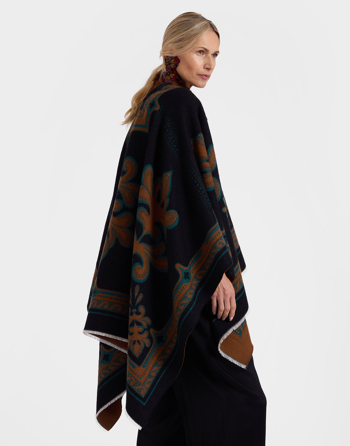 La Double J | Poncho in Herald Black